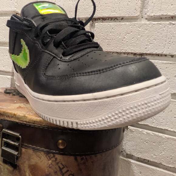 Nike Air Force 1 '07 LV8 Low Black Iridescent Pixel CV1699-002 - Picture 15 of 16